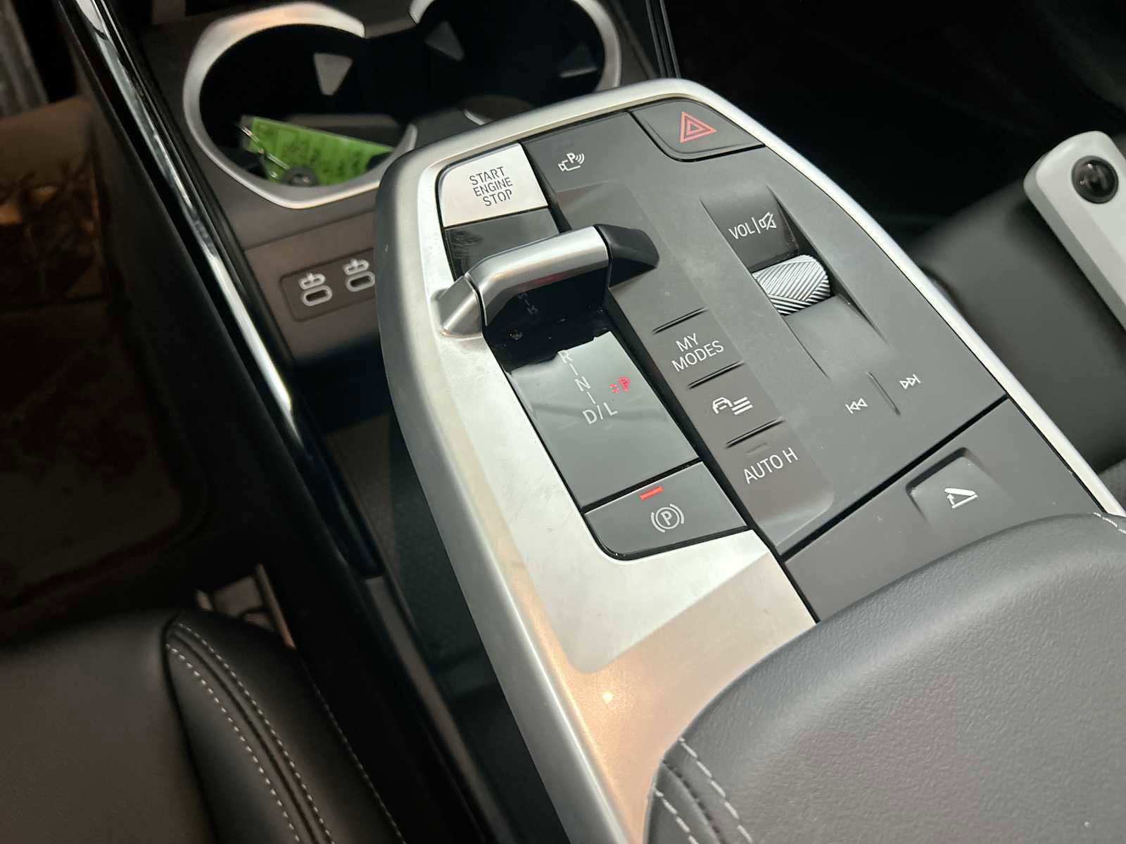 Used 2025 BMW X2 xDrive28i w/ Technology Package image 21