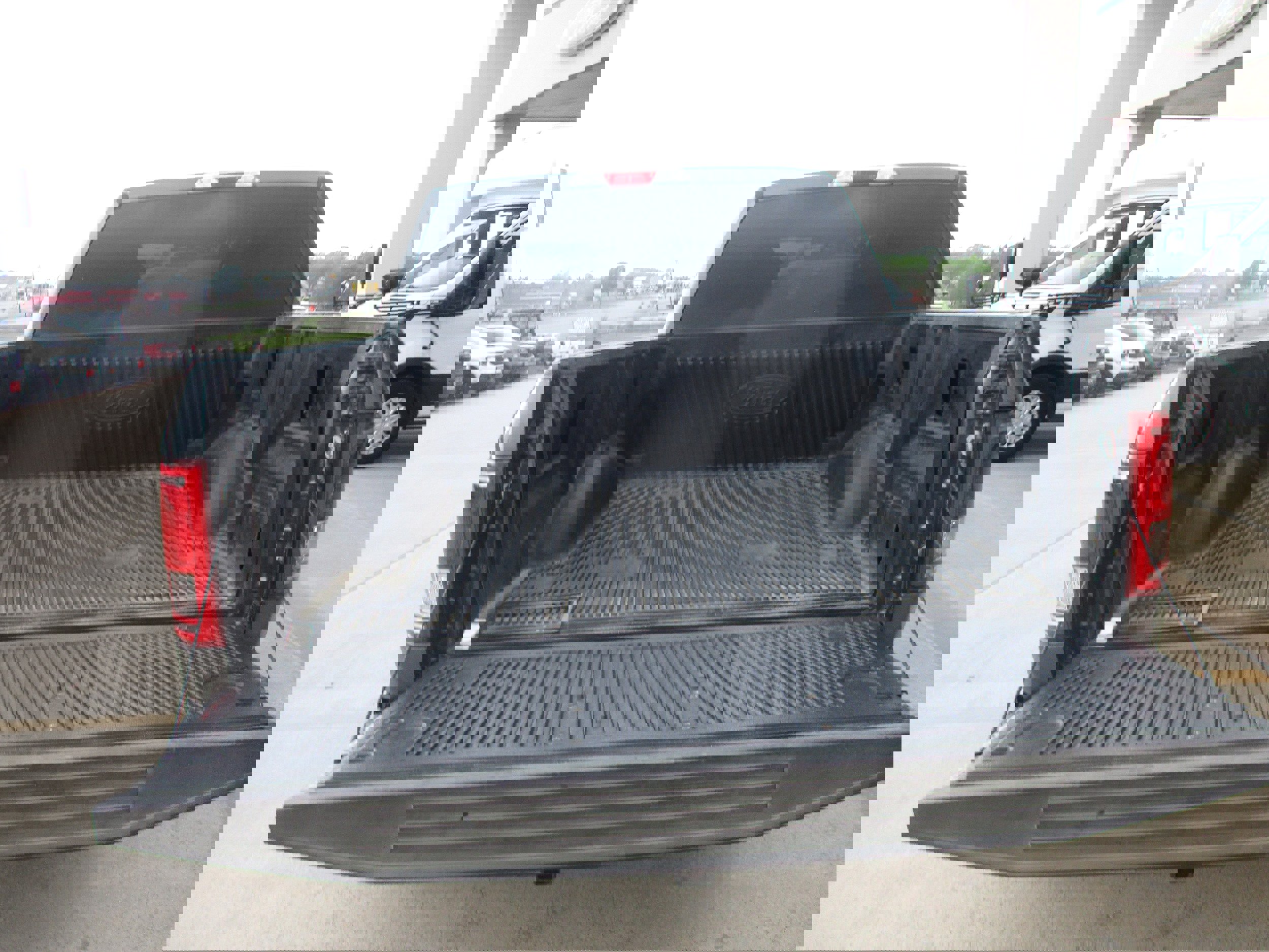 Used 2016 Ford F150 XLT w/ Equipment Group 301A Mid image 10