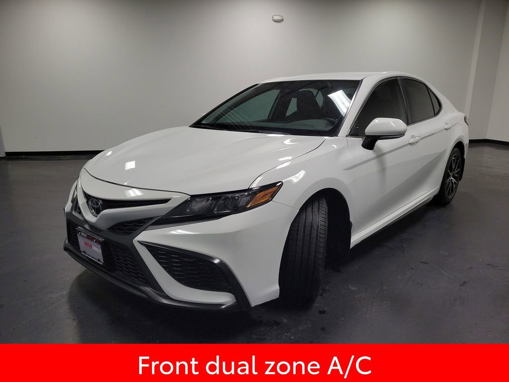 Used 2023 Toyota Camry SE FWD image 4