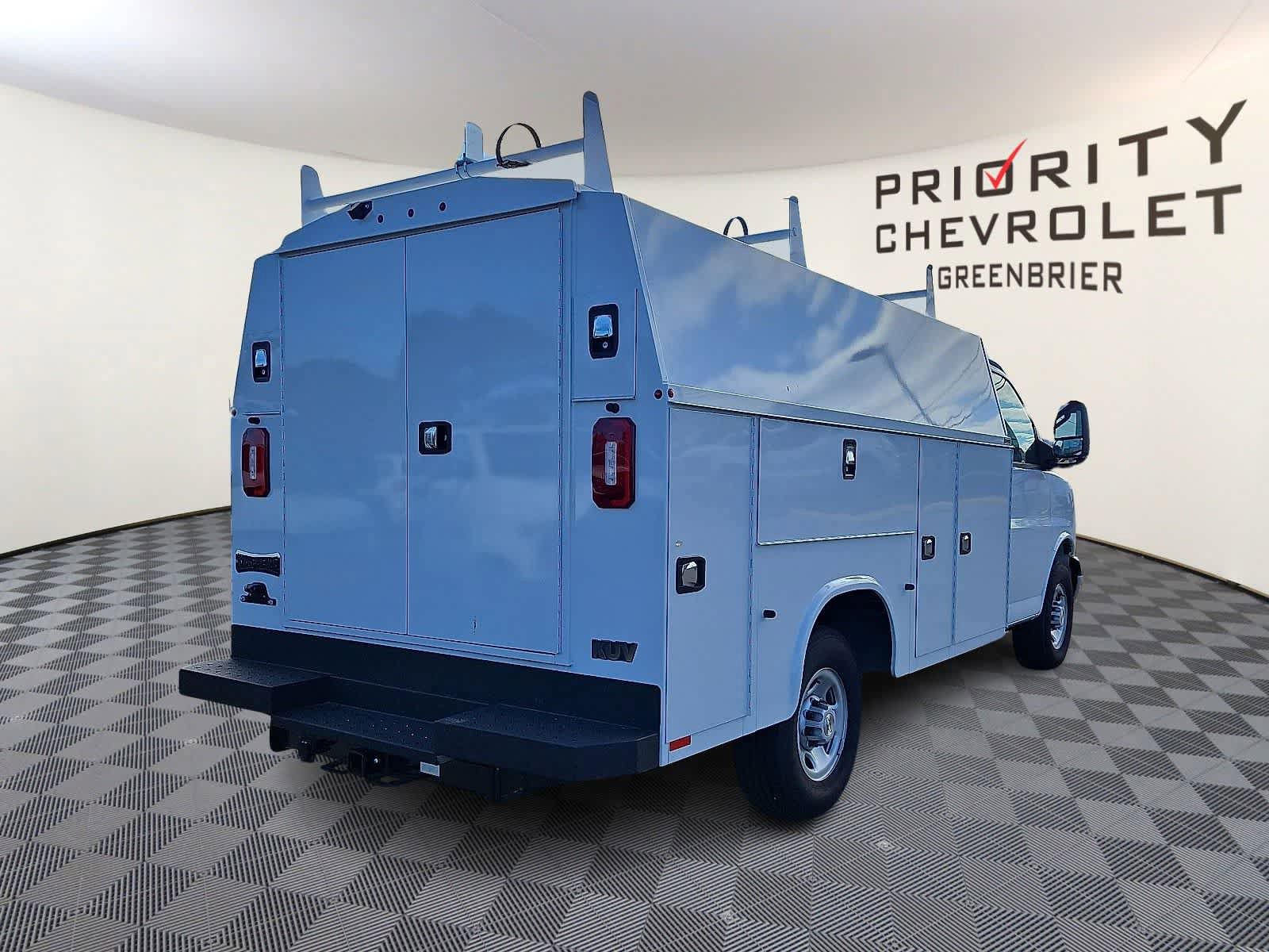 New 2024 Chevrolet Express 3500 w/ Power Convenience Package RWD image 4