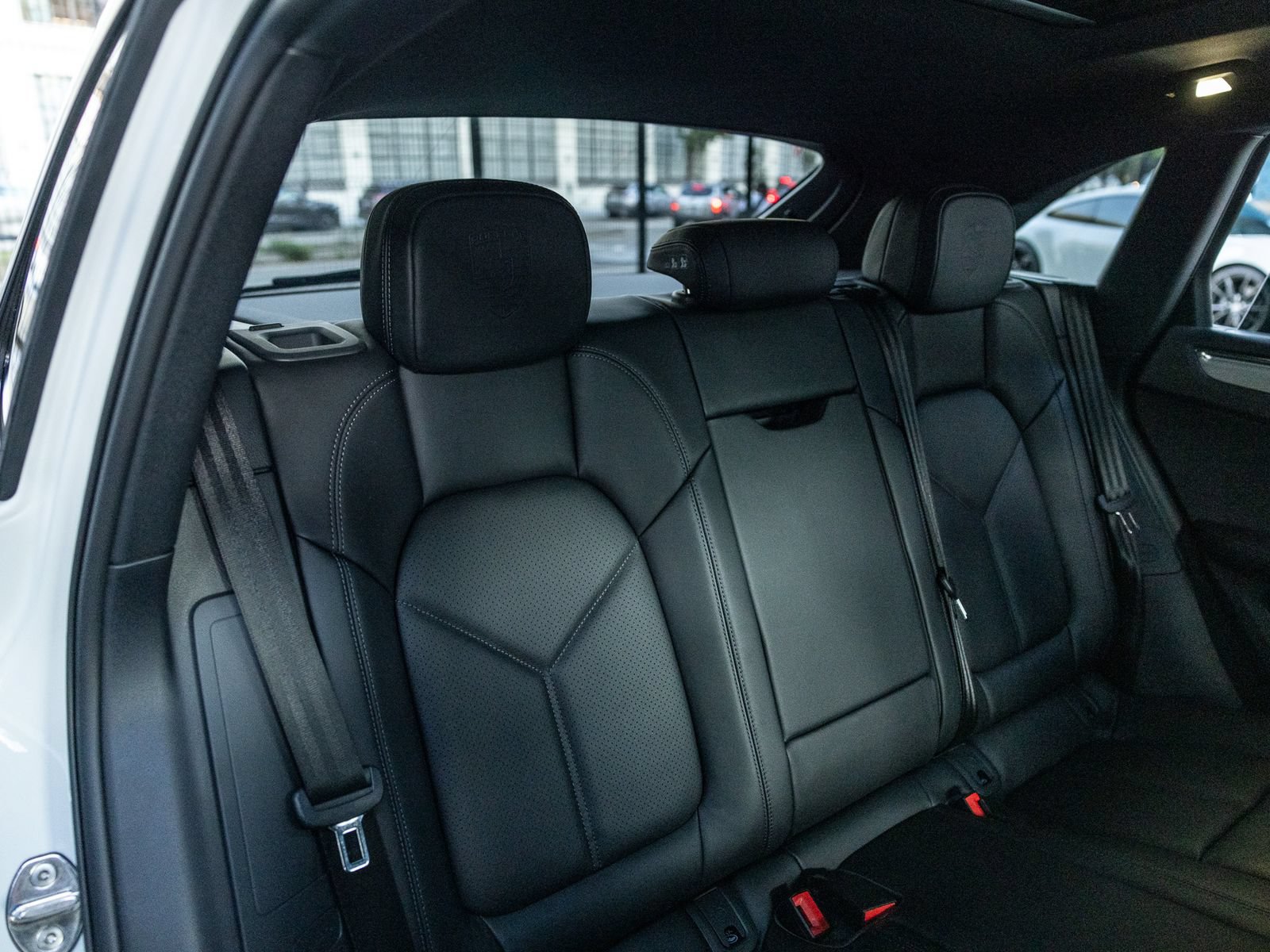 Certified 2026 Porsche Macan AWD/4WD image 37