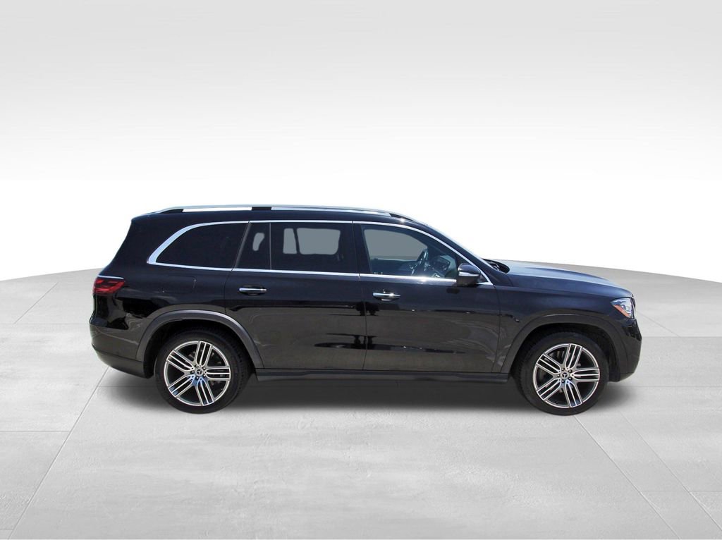 Used 2025 Mercedes-Benz GLS 450 4MATIC image 5