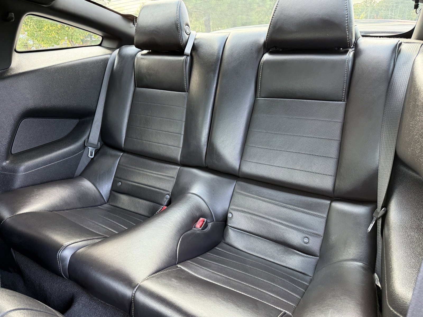 Used 2013 Ford Mustang GT Premium image 34