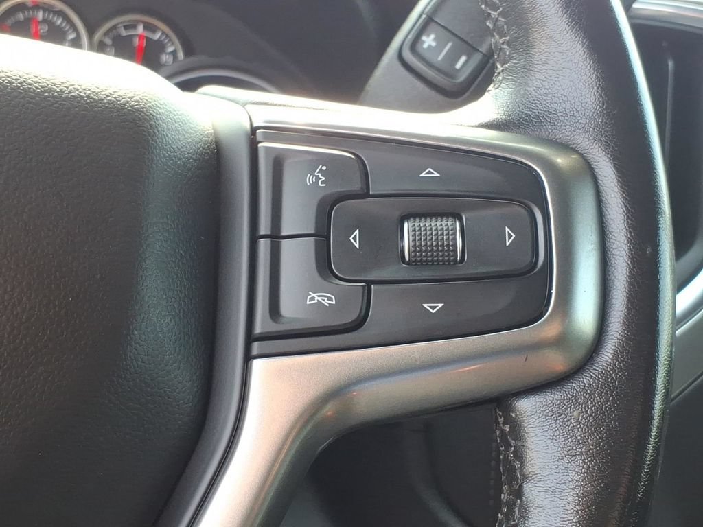 Used 2021 Chevrolet Silverado 1500 LT w/ Z71 Off-Road Package AWD/4WD image 18