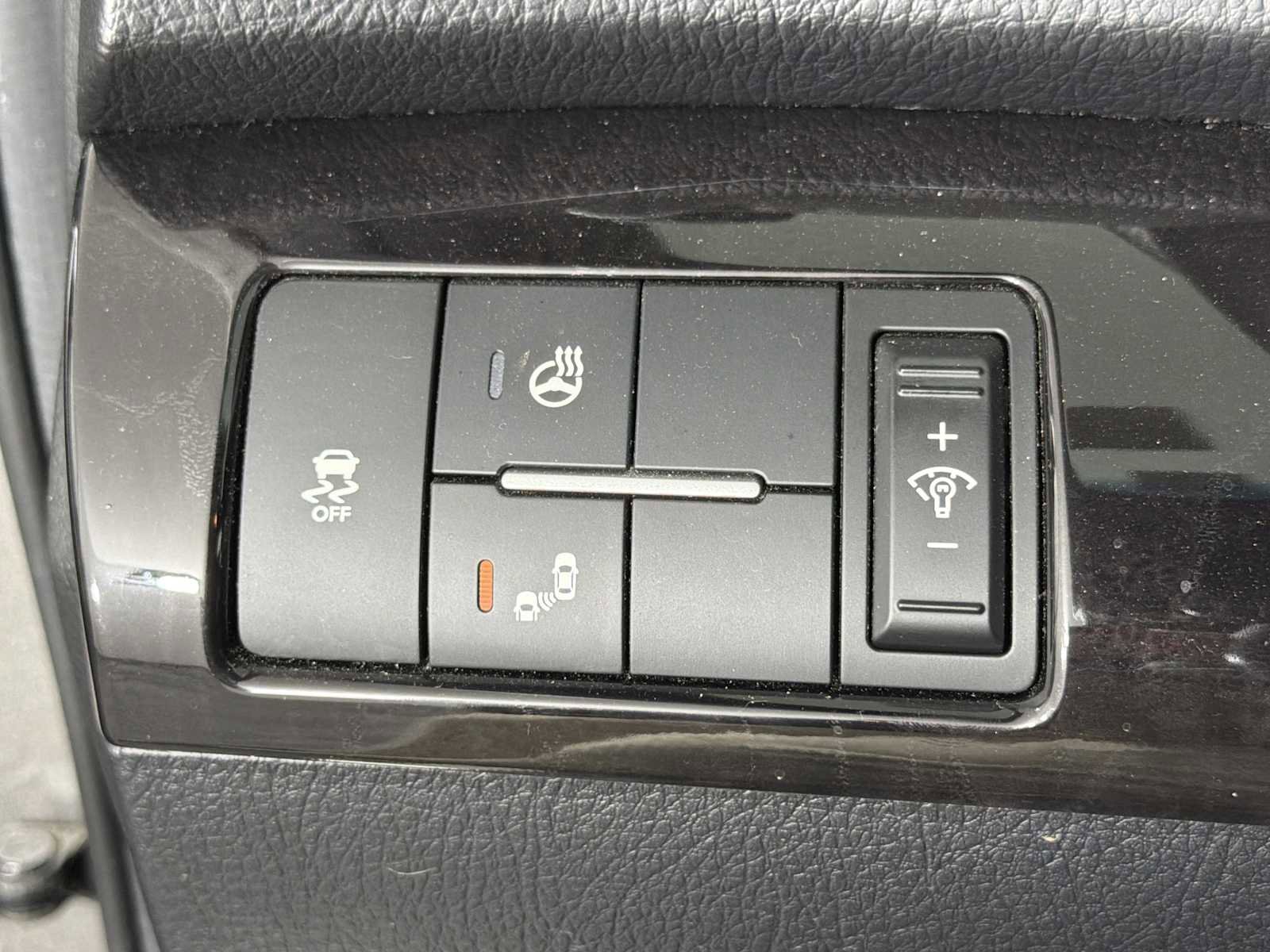 Used 2014 Kia Sorento SX w/ 3rd Row Package image 24