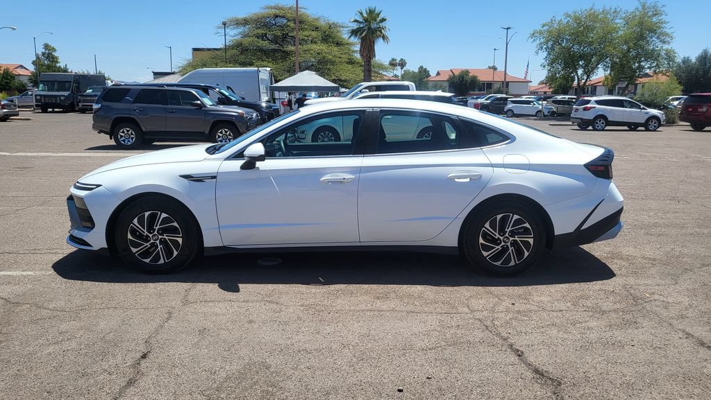 Used 2026 Hyundai Sonata Blue FWD image 5