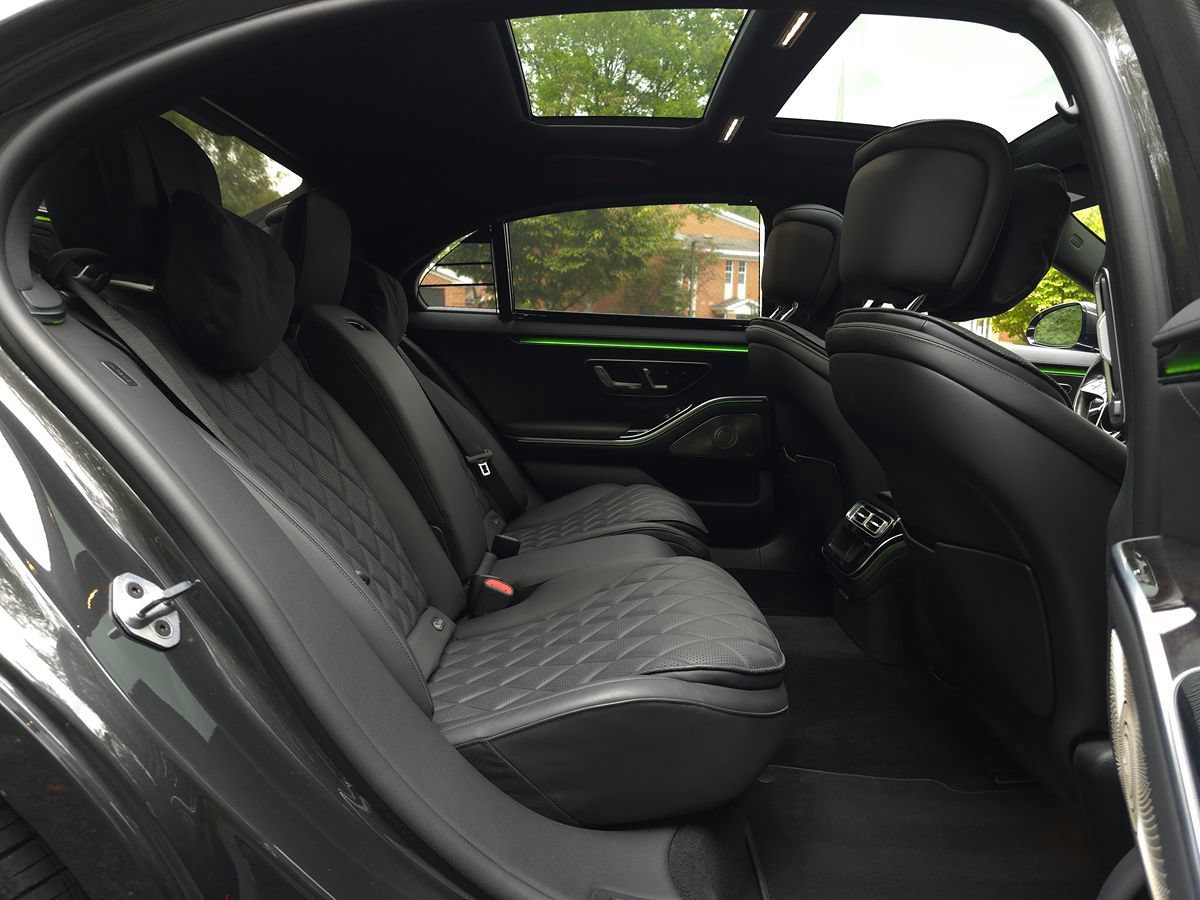 Used 2023 Mercedes-Benz S 580e 4MATIC Sedan w/ Warmth & Comfort Package image 17