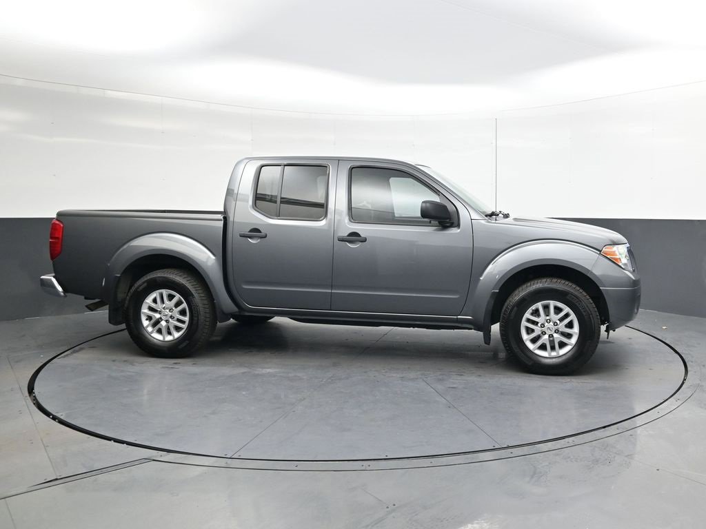 Used 2021 Nissan Frontier SV image 3