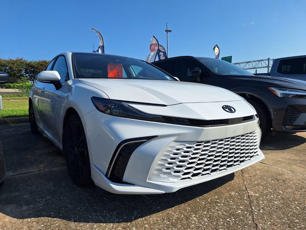 Used 2026 Toyota Camry XSE FWD image 3