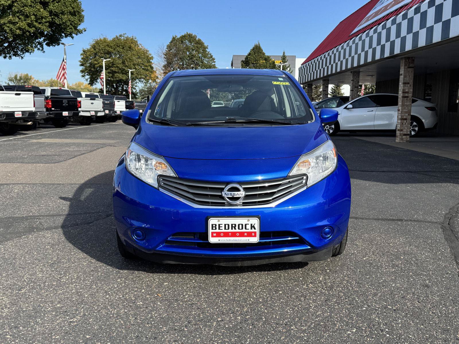Used 2015 Nissan Versa Note SV FWD image 2