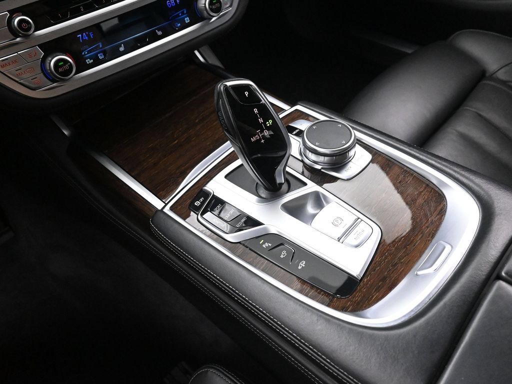 Used 2020 BMW 750i xDrive w/ M Sport Package AWD/4WD image 46