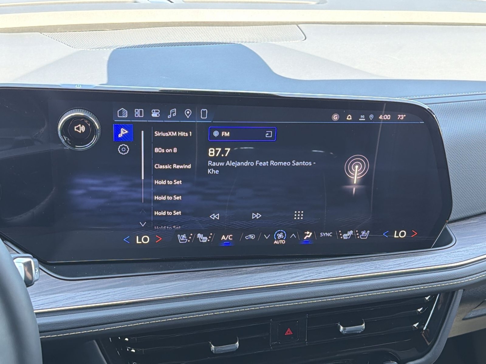 New 2026 Chevrolet Suburban Premier AWD/4WD image 18