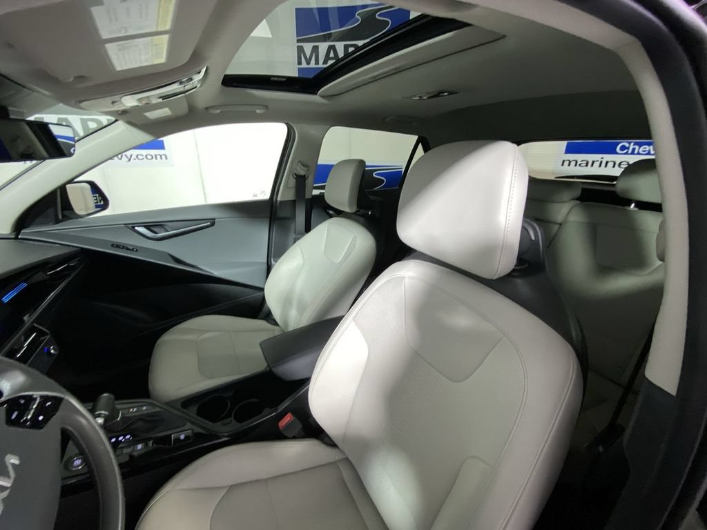 Used 2024 Kia Niro EX Touring FWD image 24