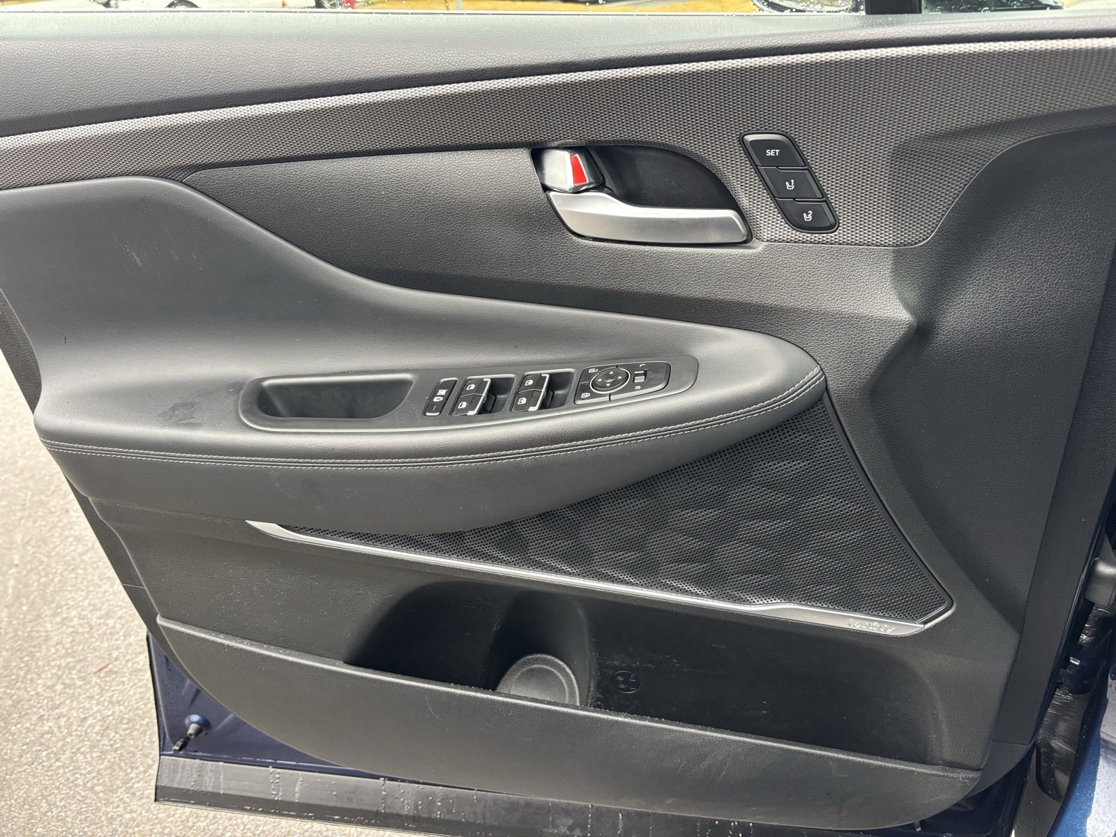 Used 2020 Hyundai Santa Fe Limited image 11