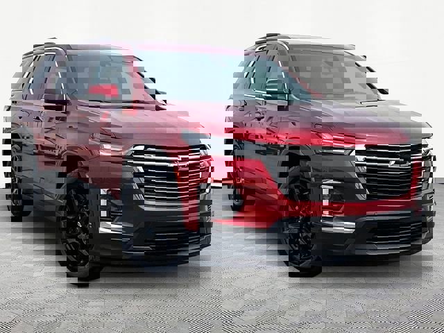 Used 2023 Chevrolet Traverse LT image 1