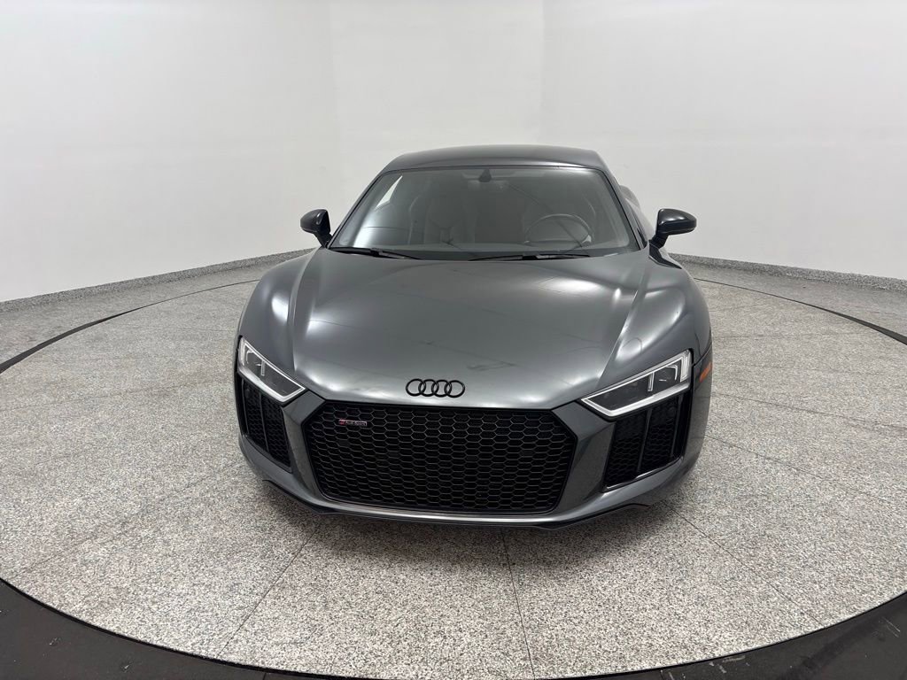 Used 2018 Audi R8 V10 w/ Premium Package image 2