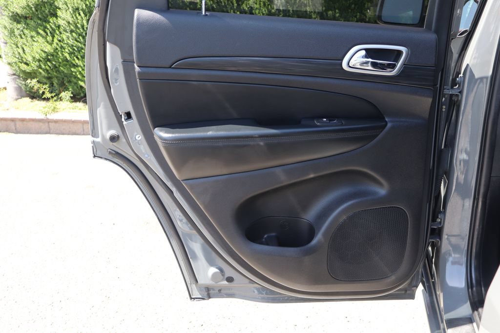 Used 2021 Jeep Grand Cherokee Laredo X RWD image 39