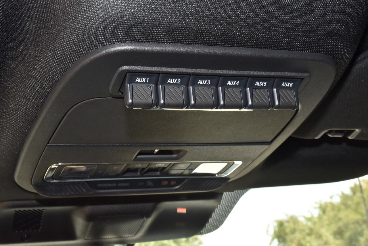 Used 2023 Ford F450 Platinum w/ FX4 Off-Road Package AWD/4WD image 32
