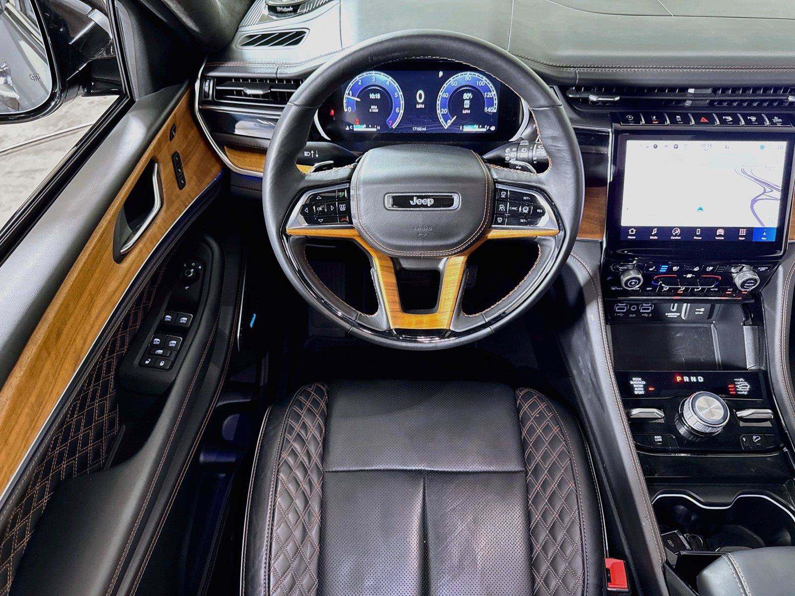 Used 2025 Jeep Grand Cherokee L Summit AWD/4WD image 22