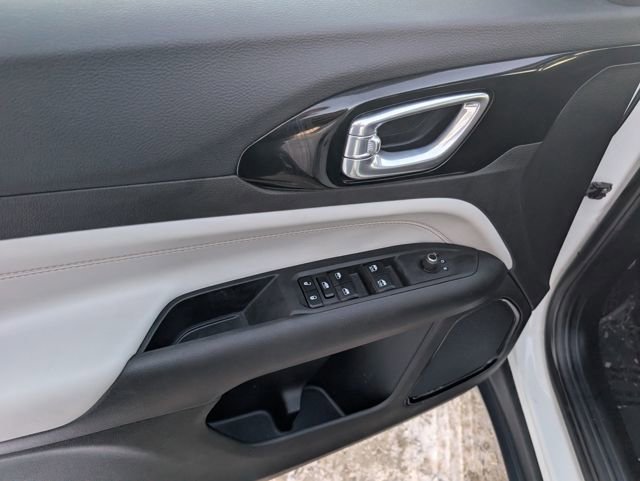 Used 2024 Jeep Compass Limited image 8