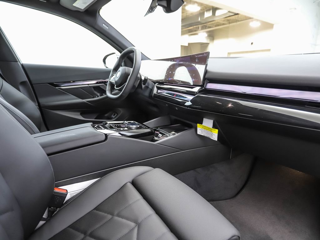 Used 2025 BMW i5 xDrive40 w/ Premium Package image 29