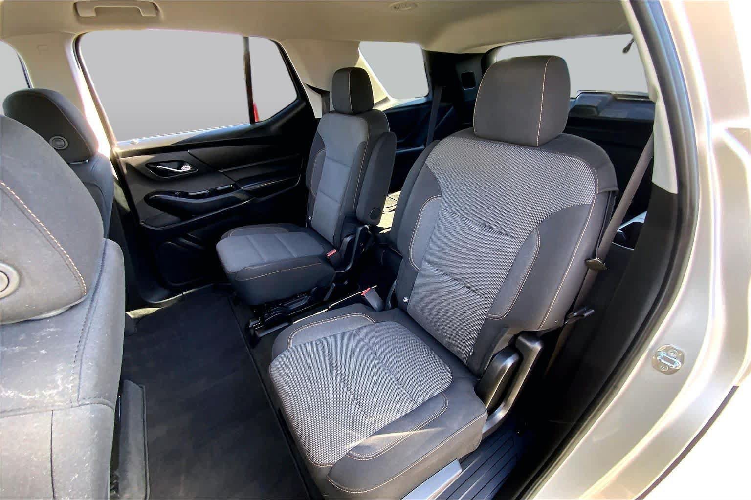 Used 2019 Chevrolet Traverse LT FWD image 21
