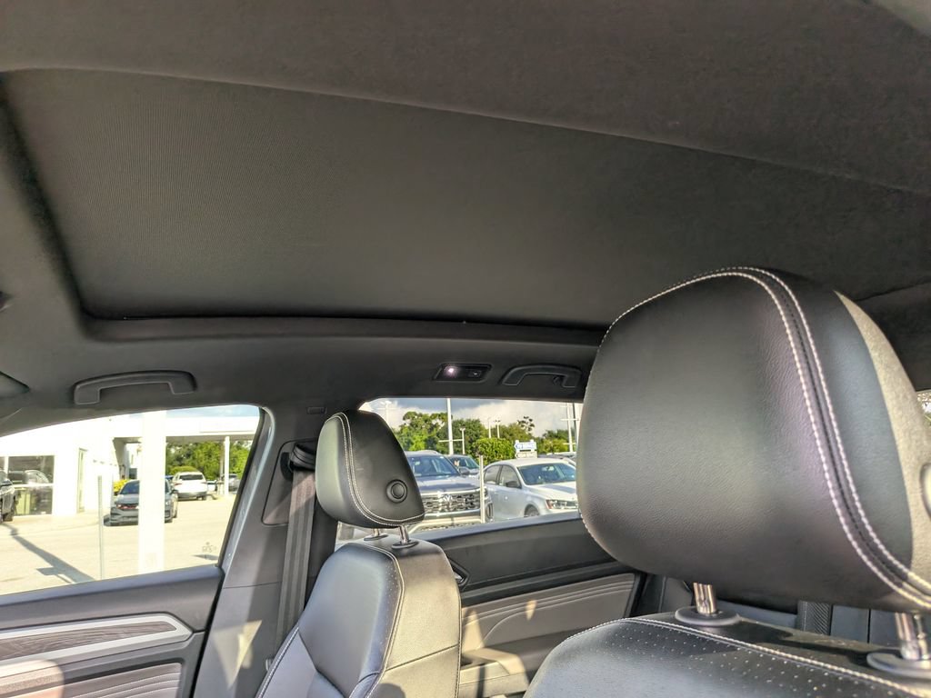 Certified 2023 Volkswagen Atlas Cross Sport SE w/ Panoramic Sunroof Package FWD image 19