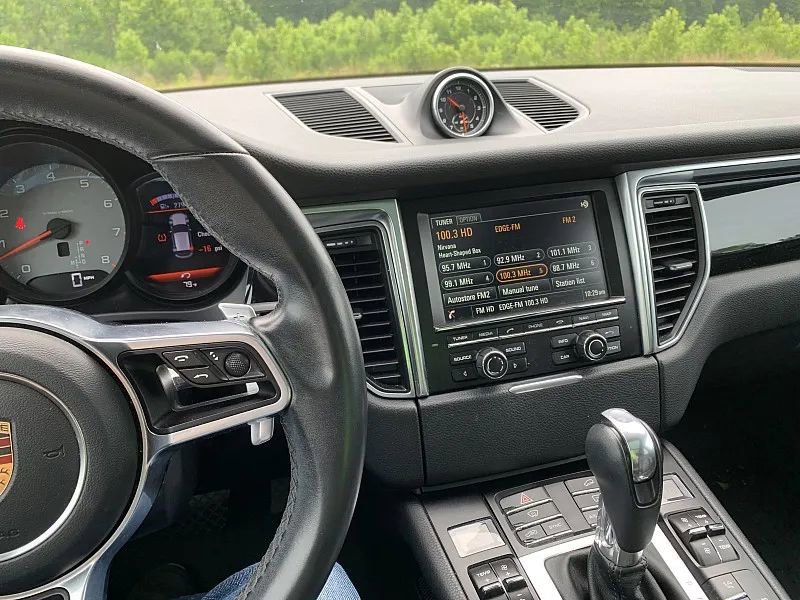 Used 2016 Porsche Macan S image 12