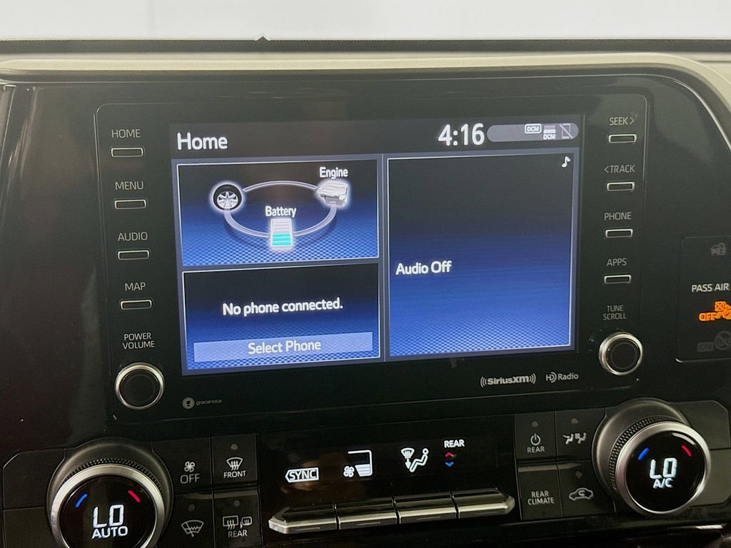 Used 2021 Toyota Highlander LE AWD/4WD image 16