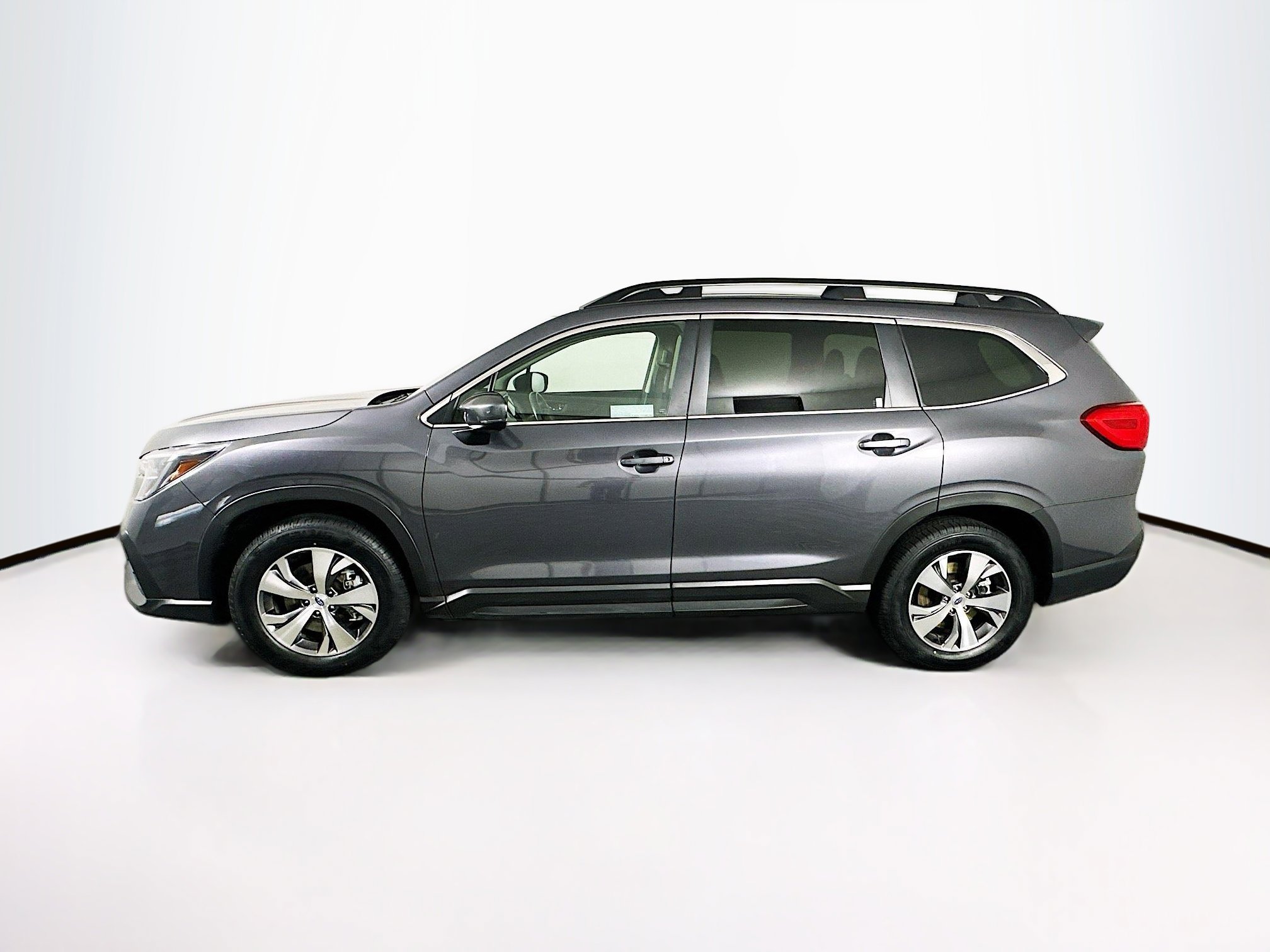Used 2025 Subaru Ascent Premium image 4