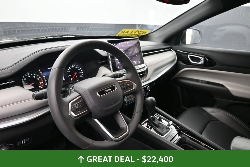 Used 2025 Jeep Compass Limited AWD/4WD image 21
