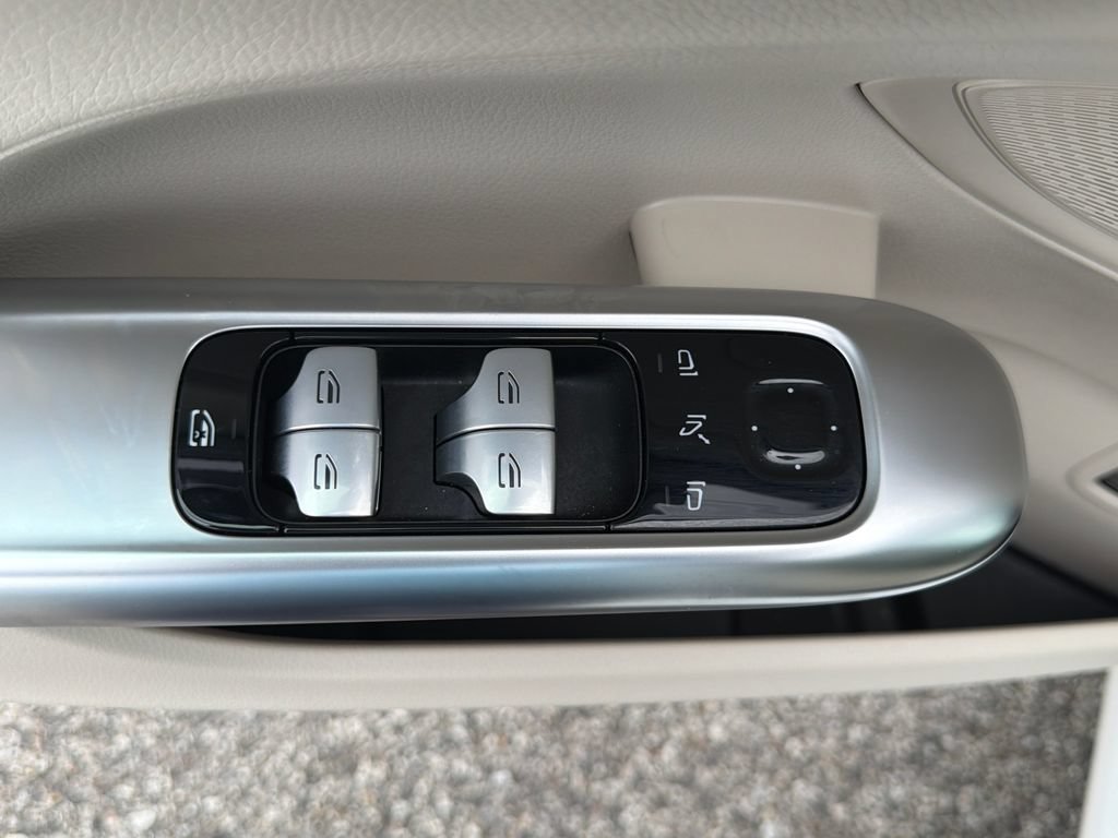 Certified 2024 Mercedes-Benz C 300 Sedan image 27