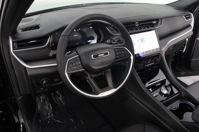 New 2025 Jeep Grand Cherokee L Limited w/ Black Appearance Package image 8