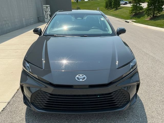 Used 2025 Toyota Camry LE FWD image 8