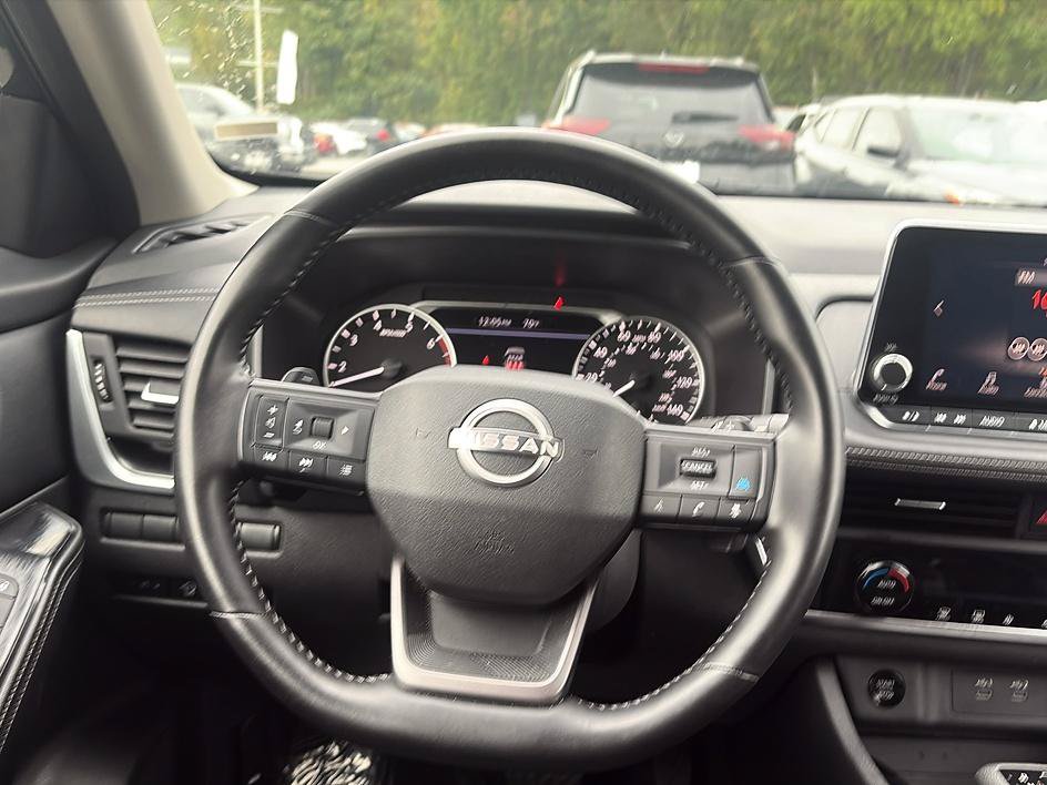 Certified 2025 Nissan Rogue SV AWD/4WD image 38