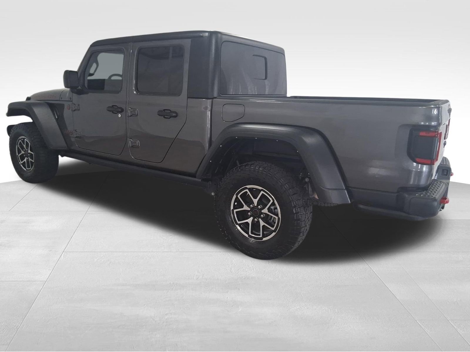 Used 2024 Jeep Gladiator Rubicon AWD/4WD image 7