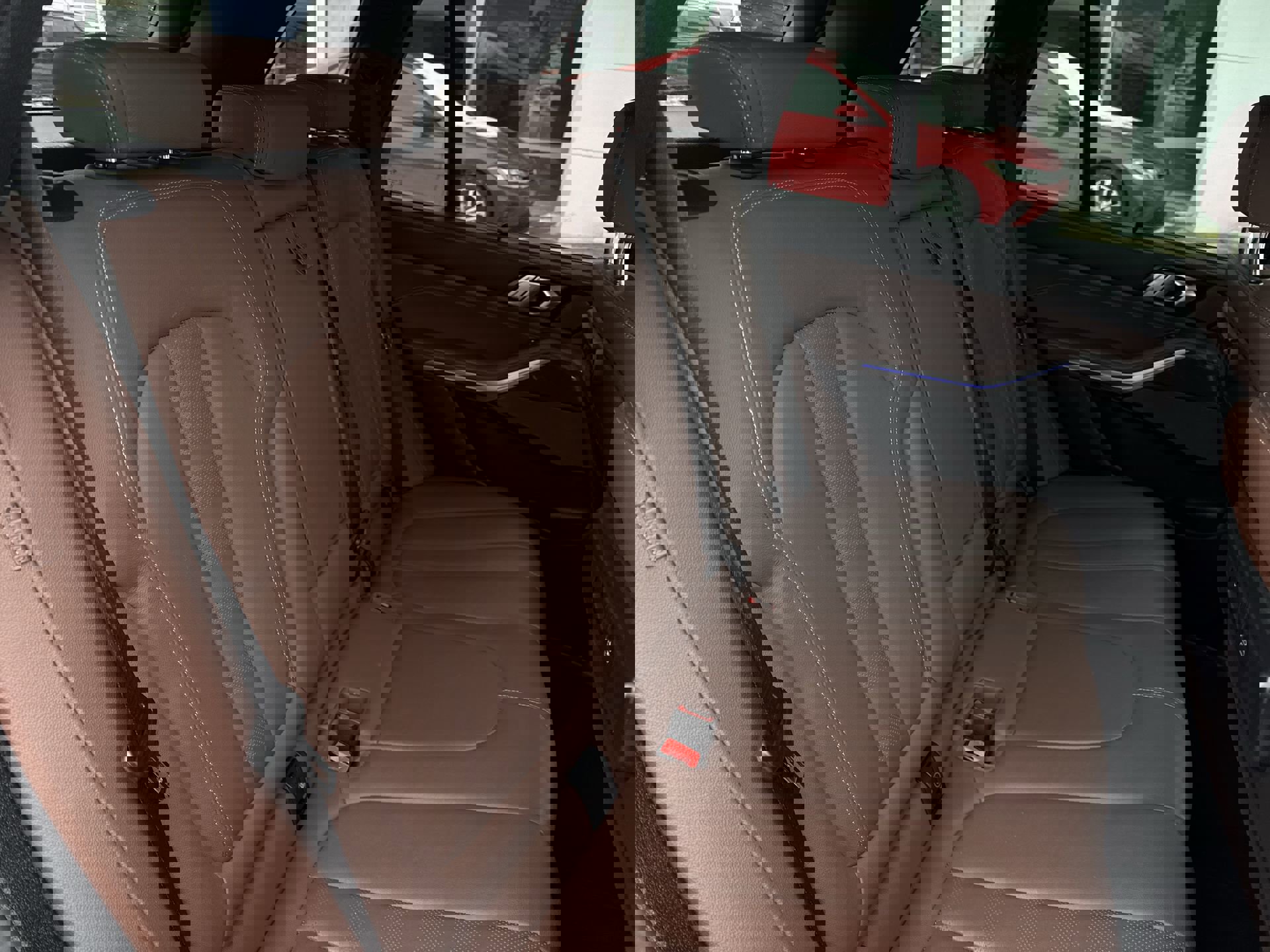 Used 2022 BMW X5 M50i w/ Executive Package image 28