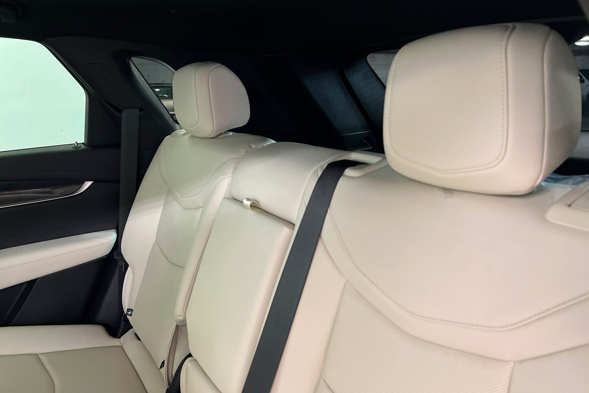 New 2026 Cadillac XT5 Sportv w/ LPO, Floor Liner Package AWD/4WD image 21