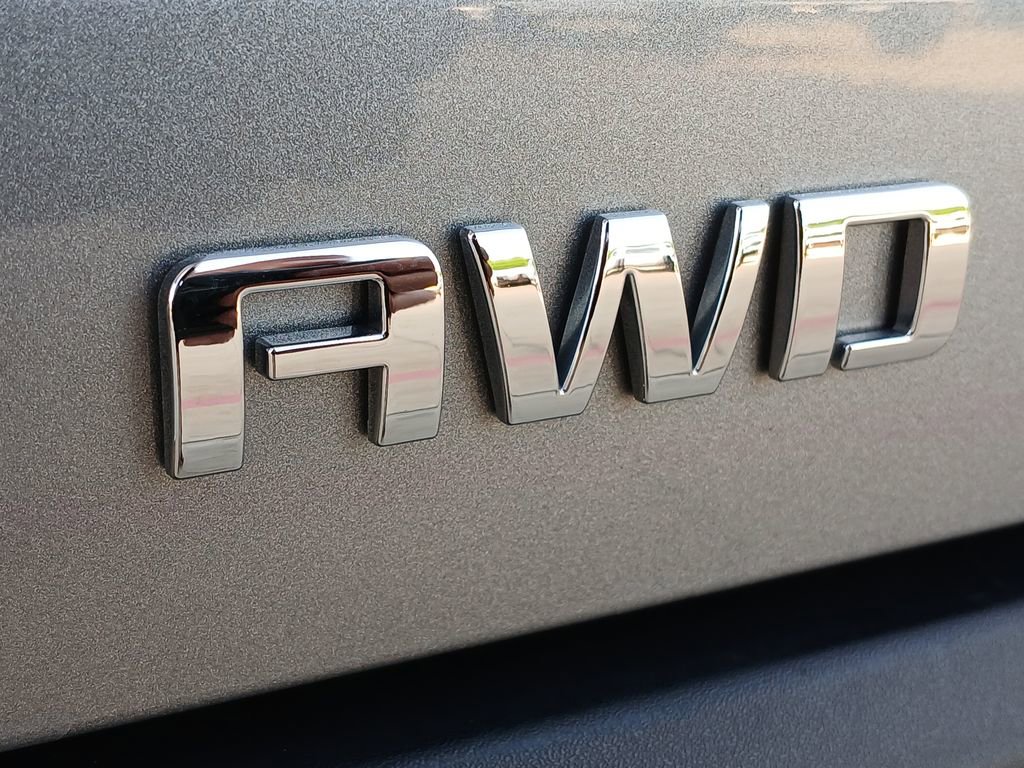 Used 2026 Chevrolet Equinox LT AWD/4WD image 21