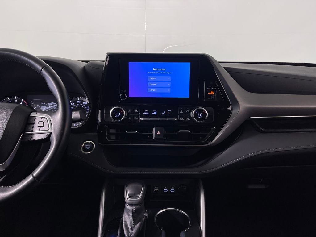 Certified 2025 Toyota Highlander LE image 15