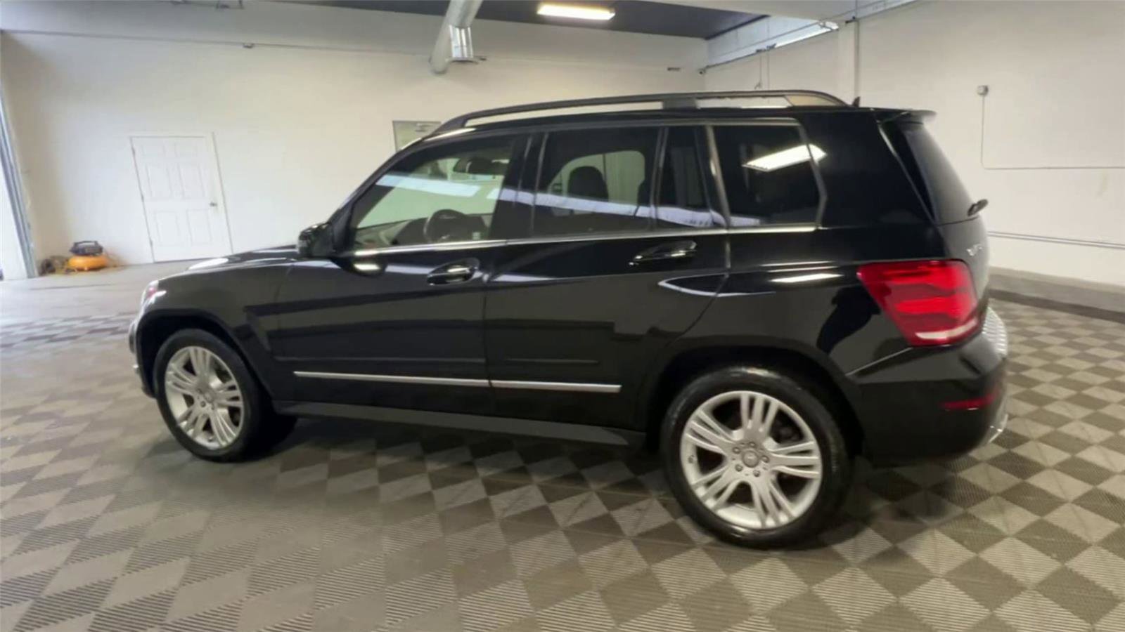 Used 2015 Mercedes-Benz GLK 350 2WD image 6