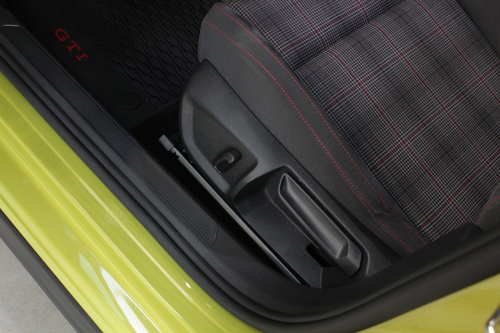 Used 2023 Volkswagen GTI 40th Anniversary Edition FWD image 31