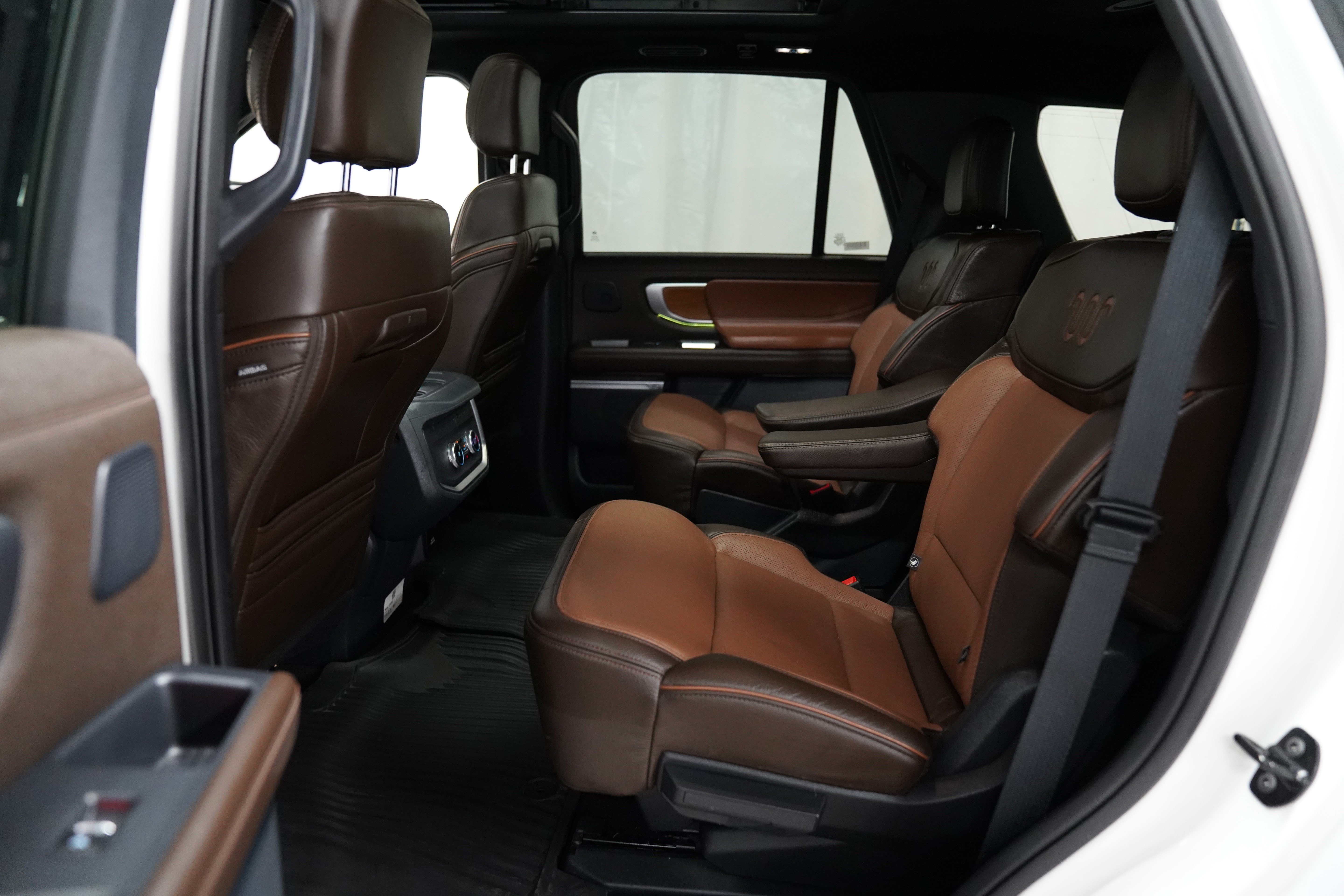 Used 2025 Ford Expedition King Ranch AWD/4WD image 5