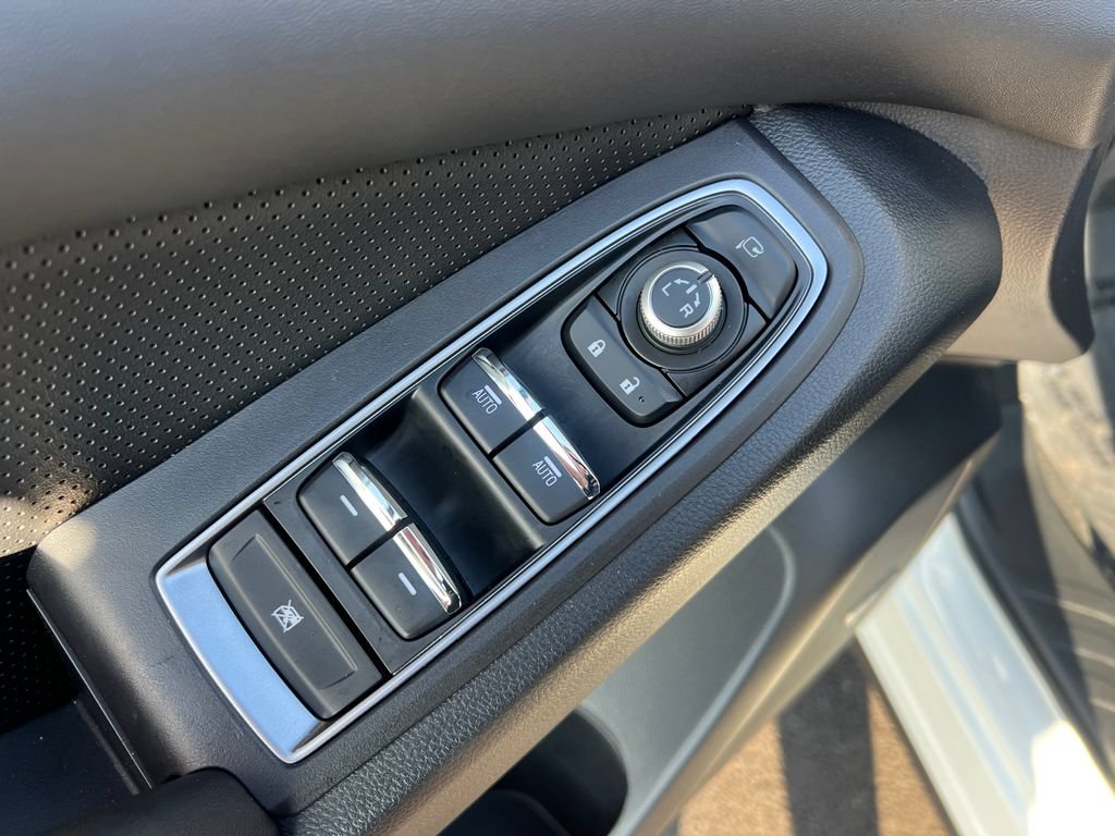 Used 2025 Subaru Ascent Limited AWD/4WD image 11