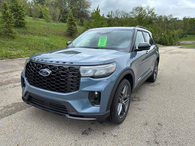 New 2026 Ford Explorer ST-Line w/ ST-Line Street Pack AWD/4WD image 8