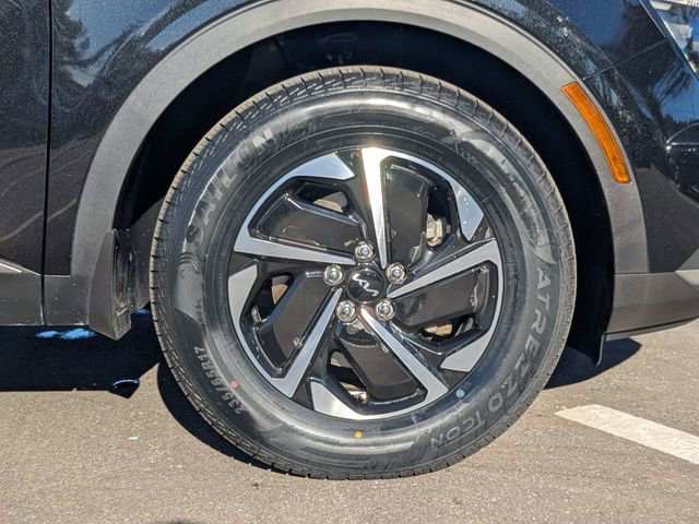 Used 2023 Kia Sportage LX image 11