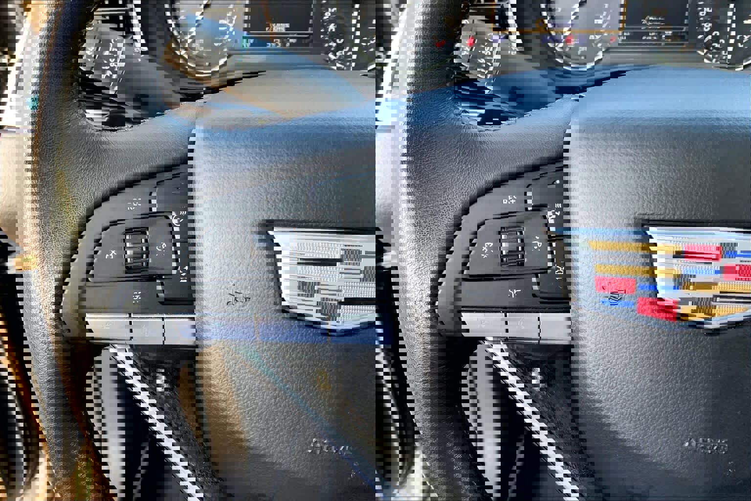 Used 2023 Cadillac XT6 Premium Luxury image 21