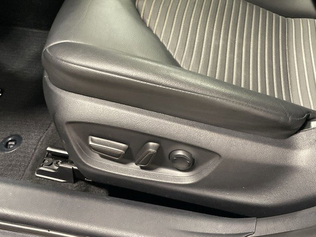 Used 2022 Toyota Camry SE w/ Convenience Package FWD image 13