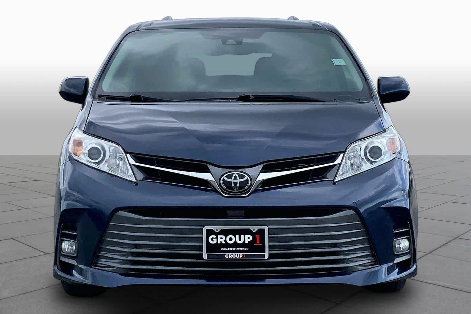 Used 2020 Toyota Sienna XLE Premium FWD image 4