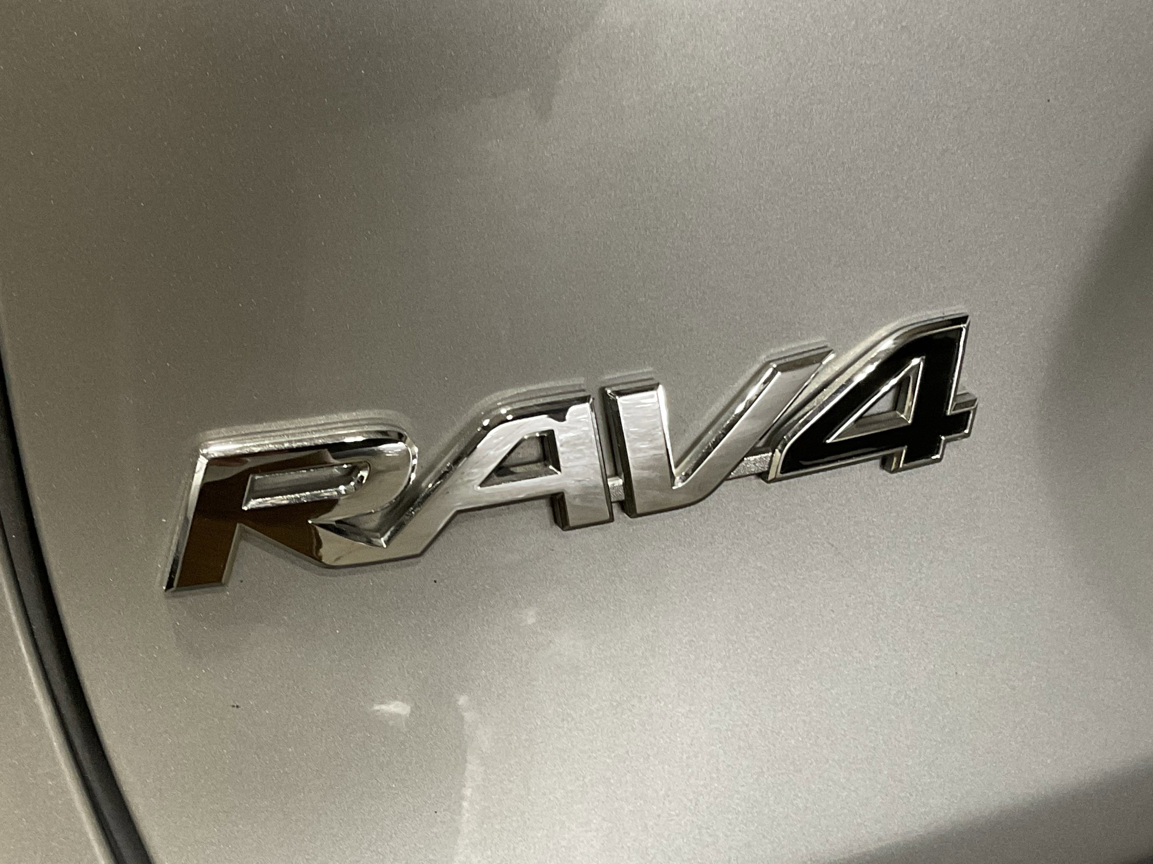 Used 2025 Toyota RAV4 XLE AWD/4WD image 8
